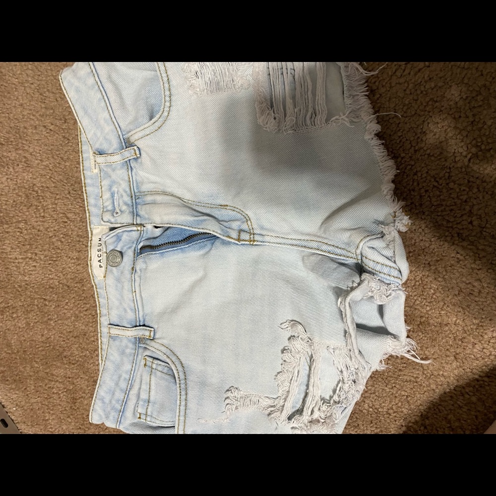 Size 26 PacSun mom short
